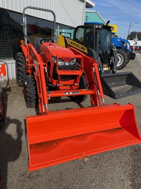 Kubota L3902HST 4WD Tractor/Loader